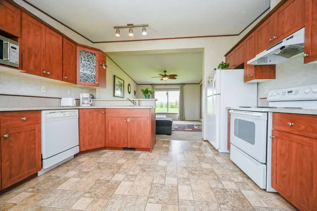 69005 Range Road 64 Grovedale AB T0H 1X0
