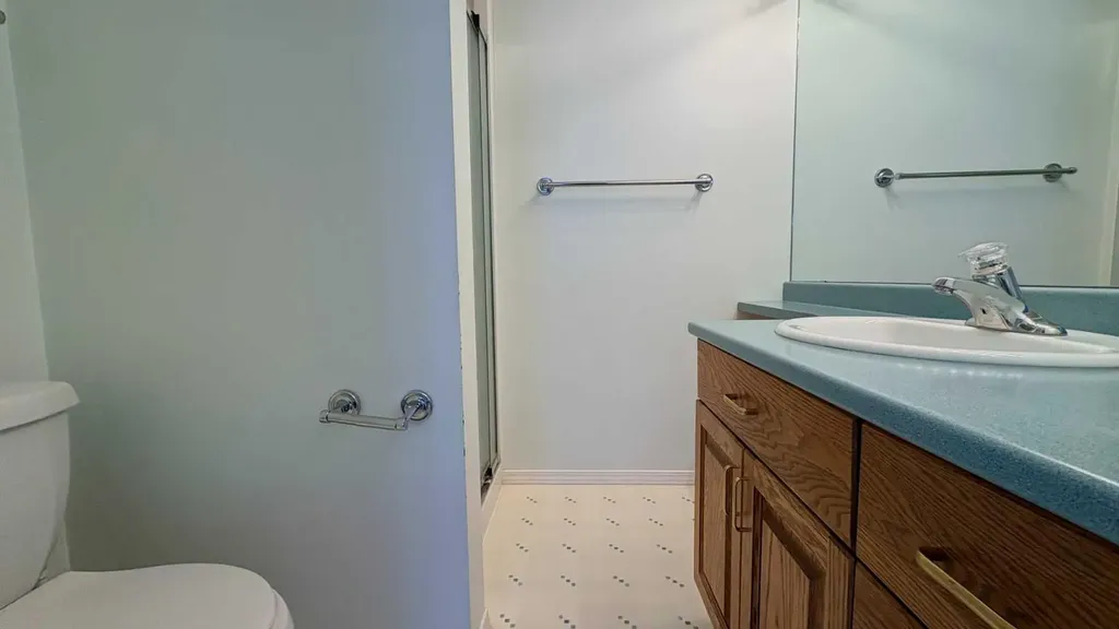 1834 10 Avenue Wainwright AB T9W 1L4