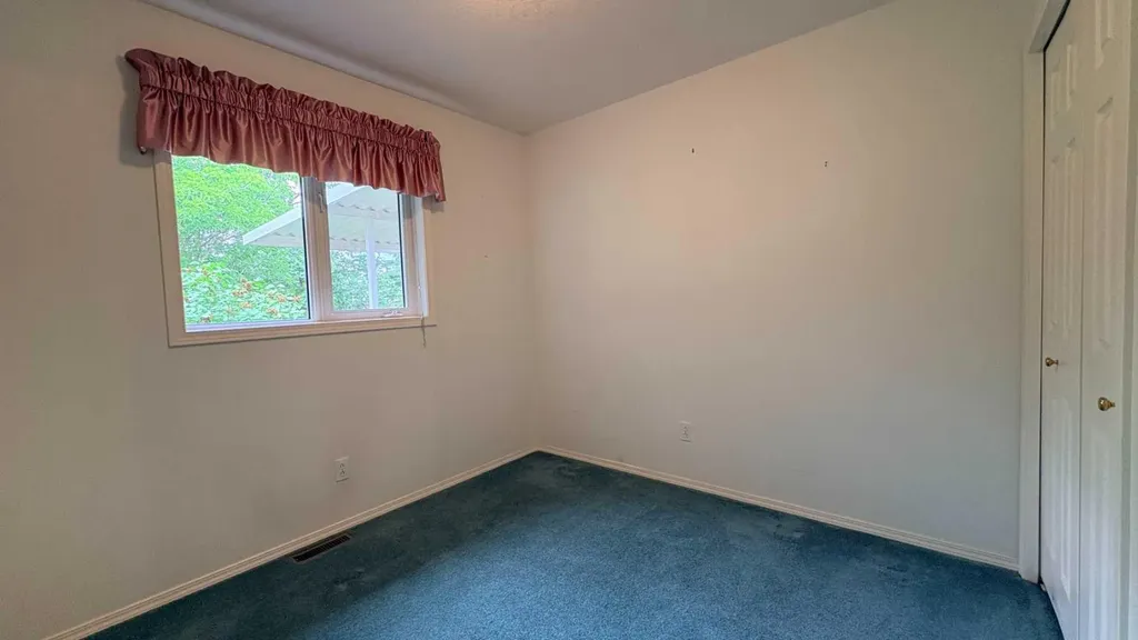 1834 10 Avenue Wainwright AB T9W 1L4