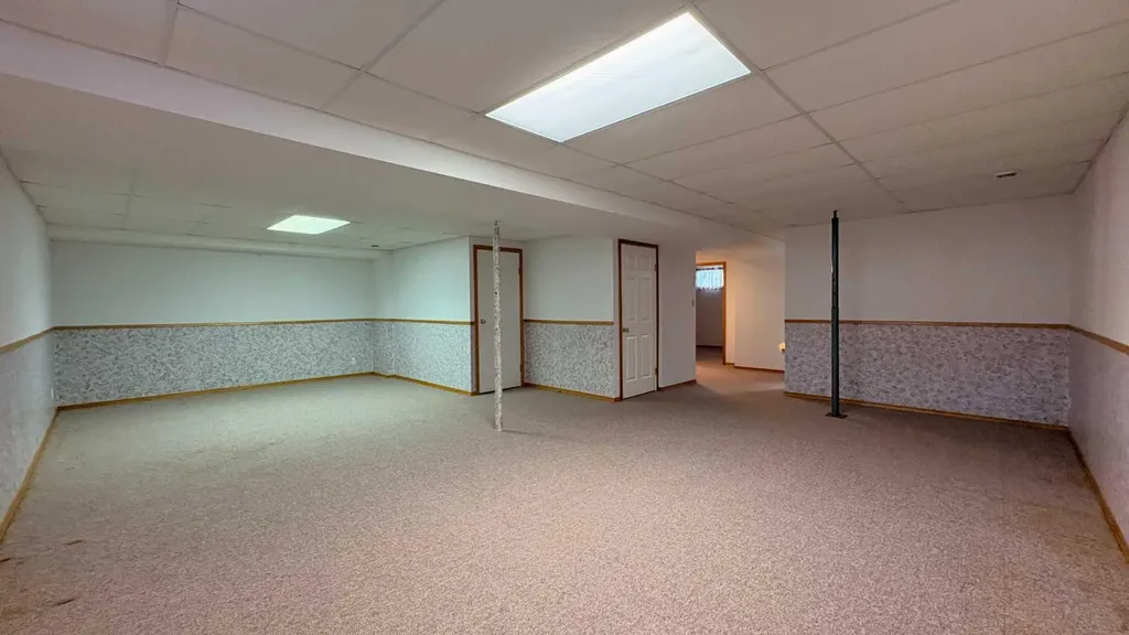 1834 10 Avenue Wainwright AB T9W 1L4