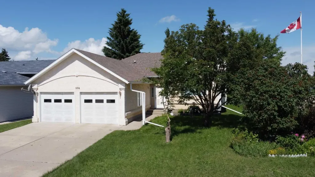 1834 10 Avenue Wainwright AB T9W 1L4