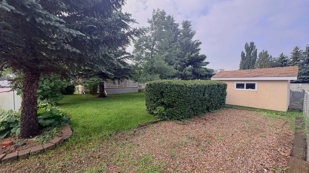 1834 10 Avenue Wainwright AB T9W 1L4