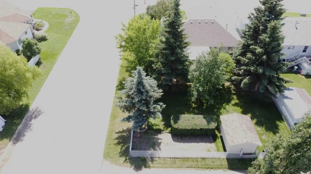 1834 10 Avenue Wainwright AB T9W 1L4