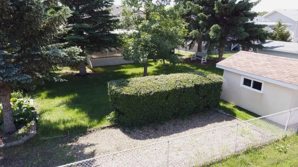 1834 10 Avenue Wainwright AB T9W 1L4
