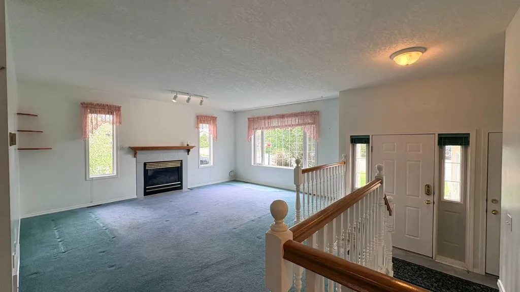 1834 10 Avenue Wainwright AB T9W 1L4