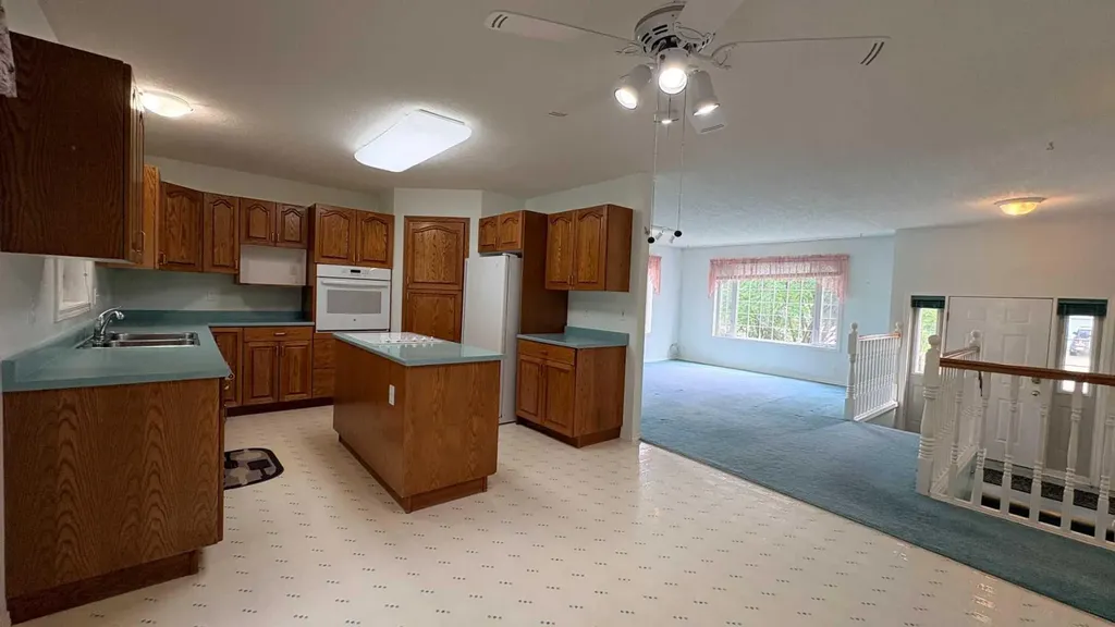 1834 10 Avenue Wainwright AB T9W 1L4
