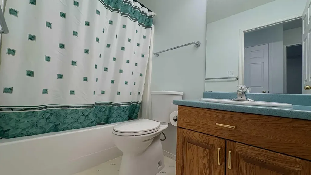 1834 10 Avenue Wainwright AB T9W 1L4