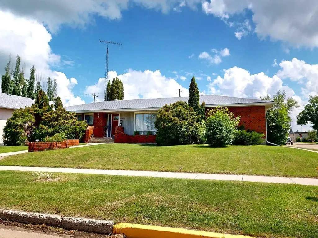 4901 52 Street Stettler AB T0C 2L0
