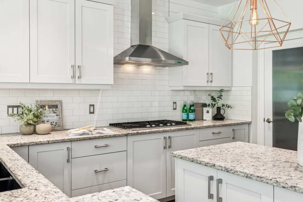 81 Riviera Crescent Cochrane AB T4C 0T6