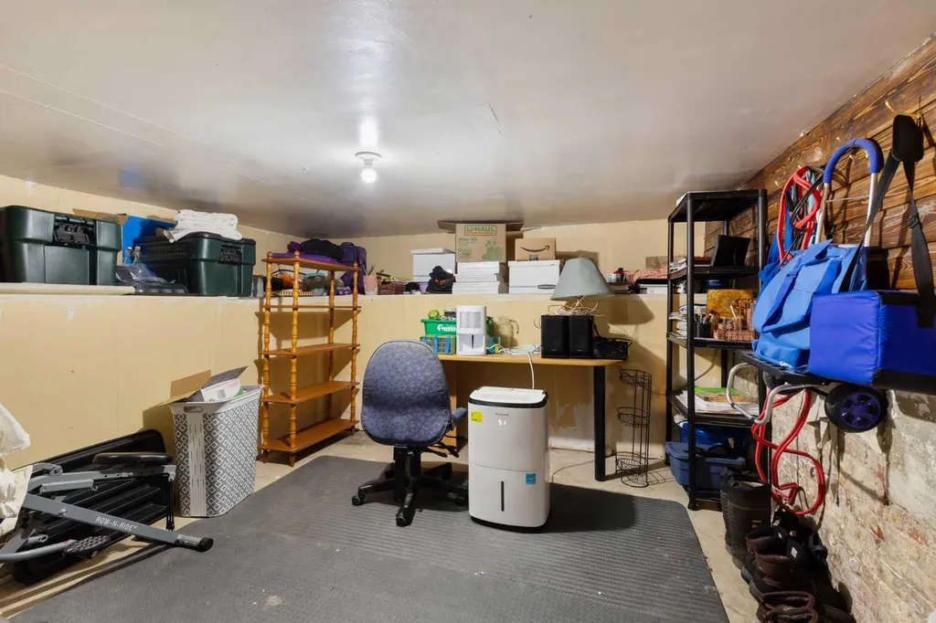 303 8 Street SE Medicine Hat AB T1A1L6