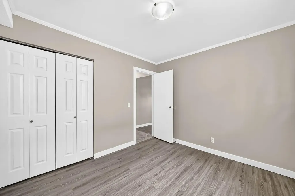 11415 8 Street SW Calgary AB T2W 2N4