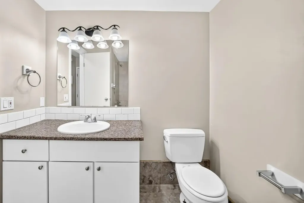 11415 8 Street SW Calgary AB T2W 2N4