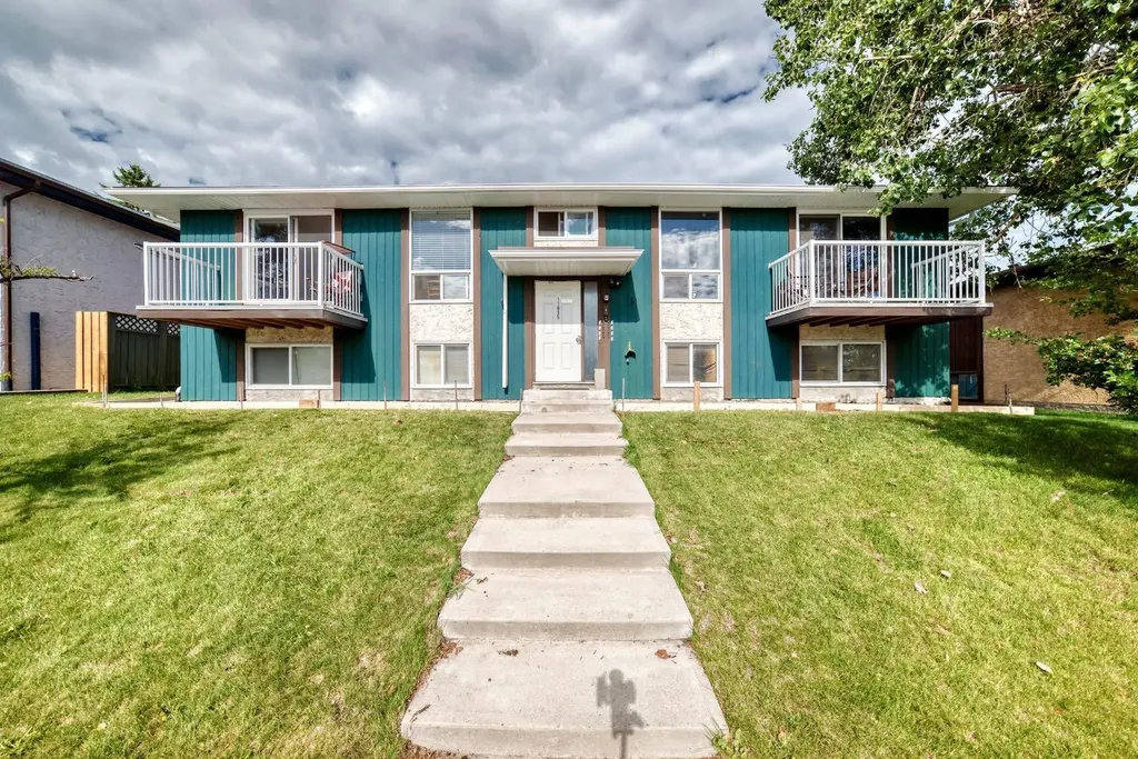 11415 8 Street SW Calgary AB T2W 2N4
