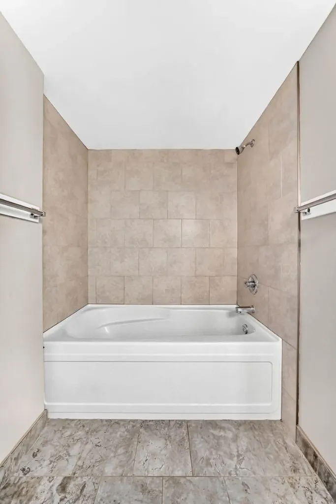 11415 8 Street SW Calgary AB T2W 2N4