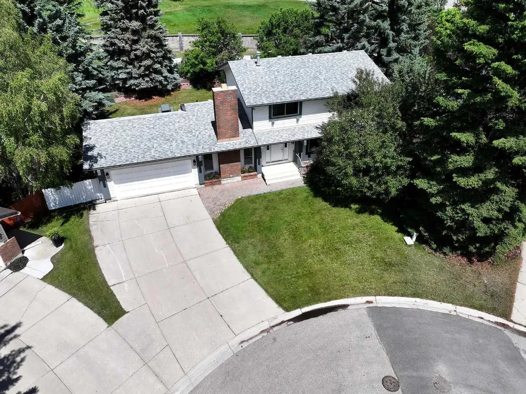 540 Varsity Estates Place NW Calgary AB T3B3C1