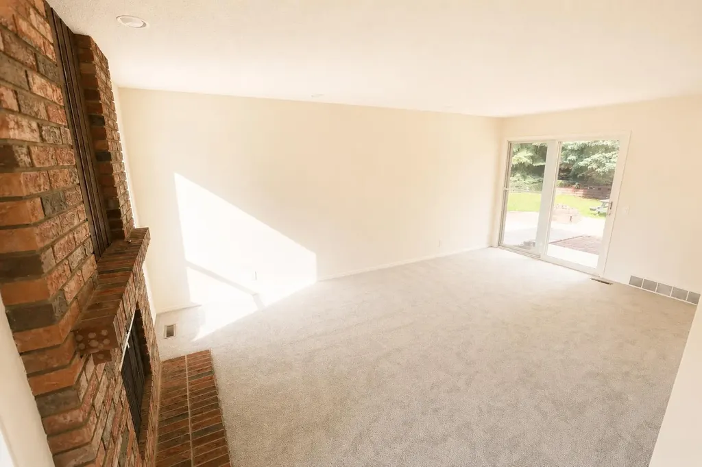 540 Varsity Estates Place NW Calgary AB T3B3C1