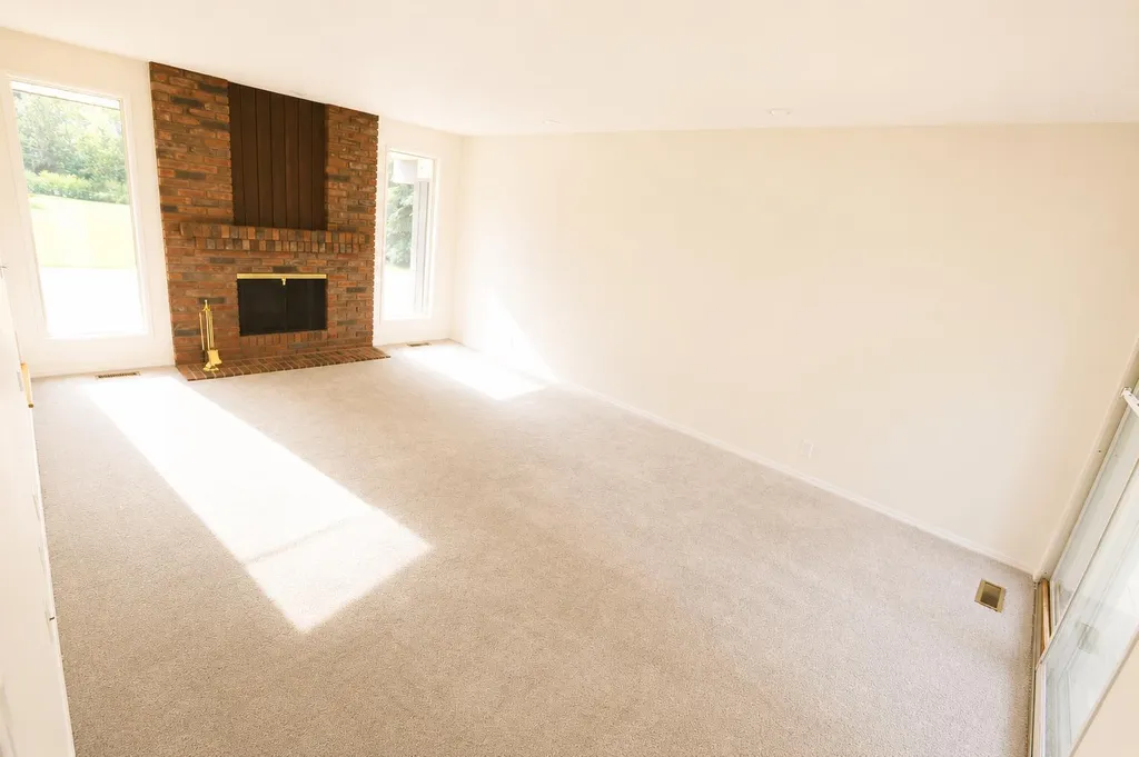 540 Varsity Estates Place NW Calgary AB T3B3C1