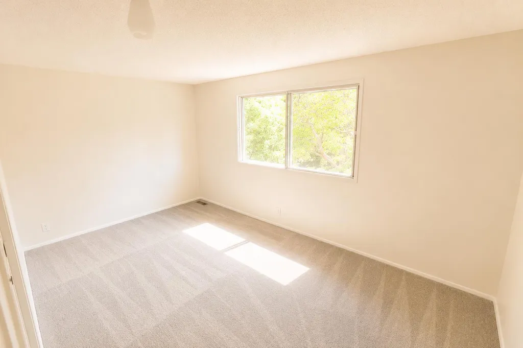 540 Varsity Estates Place NW Calgary AB T3B3C1