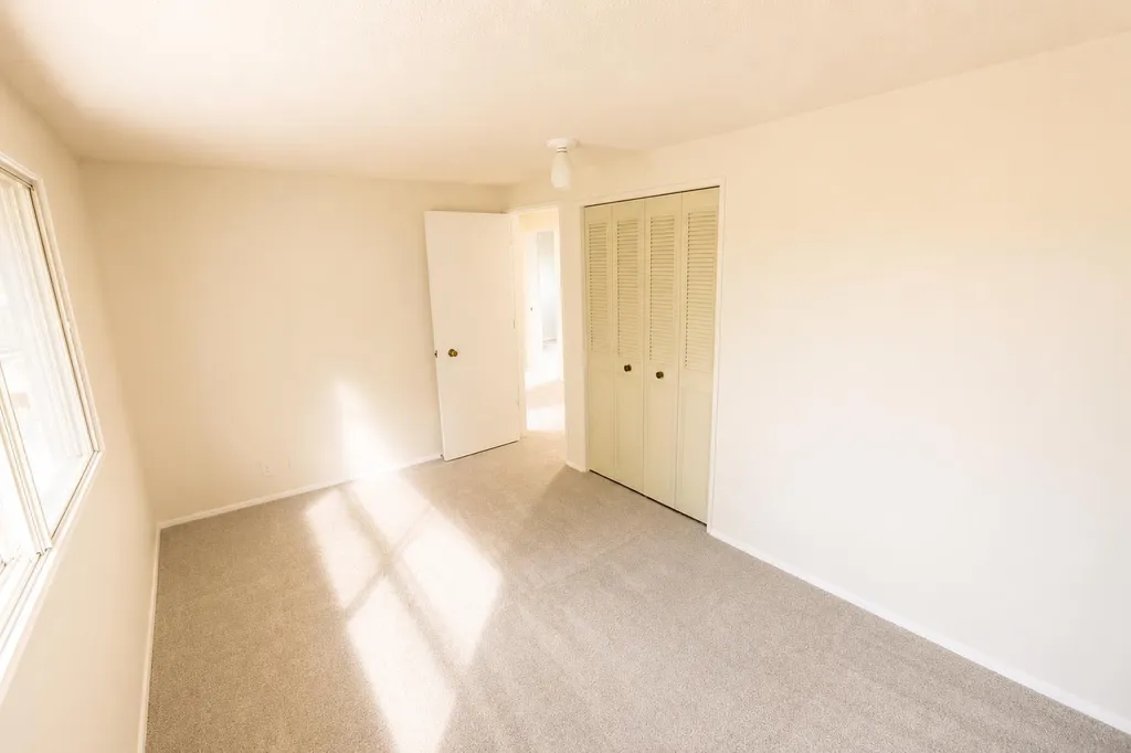 540 Varsity Estates Place NW Calgary AB T3B3C1