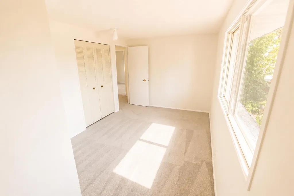 540 Varsity Estates Place NW Calgary AB T3B3C1
