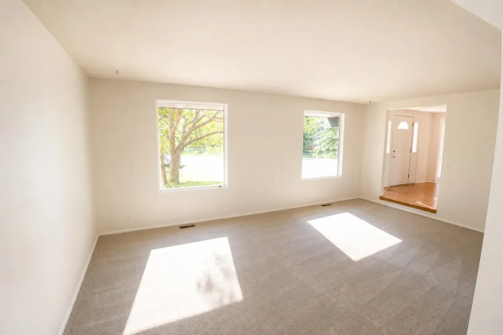 540 Varsity Estates Place NW Calgary AB T3B3C1