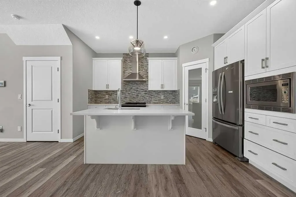 556 Belmont Heath SW Calgary AB T2X 4H4