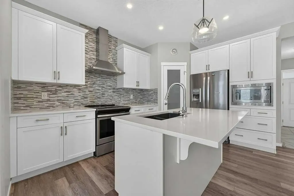 556 Belmont Heath SW Calgary AB T2X 4H4