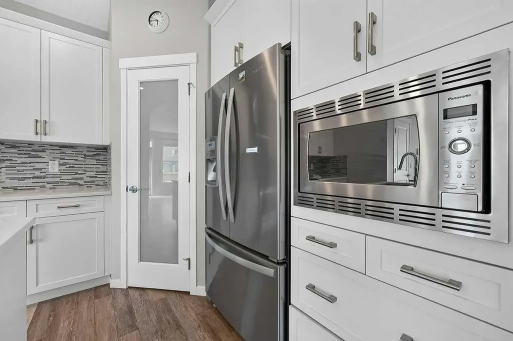 556 Belmont Heath SW Calgary AB T2X 4H4