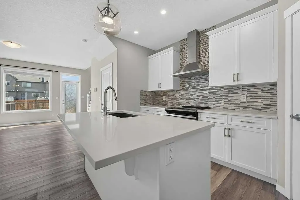 556 Belmont Heath SW Calgary AB T2X 4H4