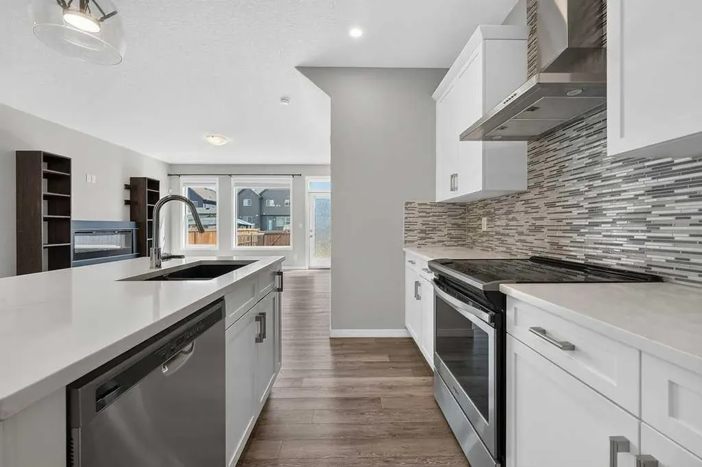 556 Belmont Heath SW Calgary AB T2X 4H4