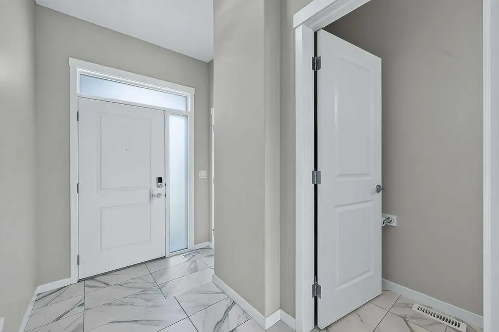 556 Belmont Heath SW Calgary AB T2X 4H4