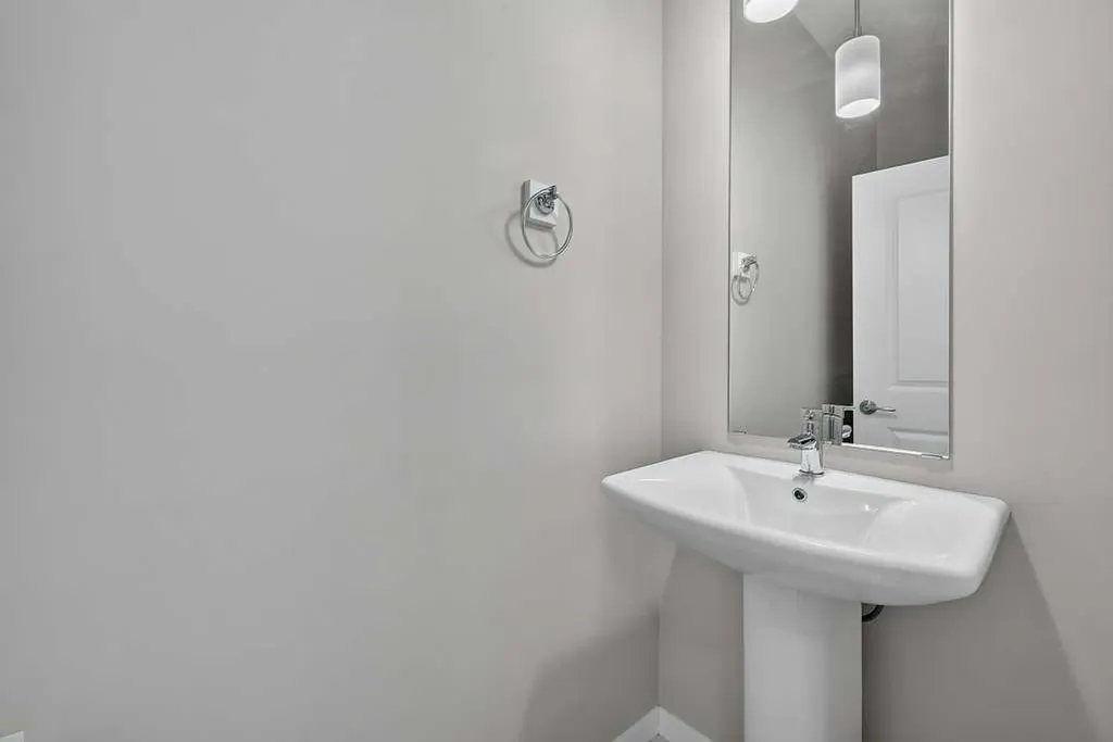 556 Belmont Heath SW Calgary AB T2X 4H4