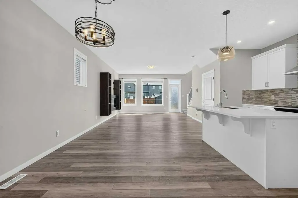 556 Belmont Heath SW Calgary AB T2X 4H4