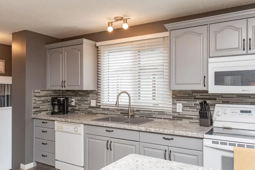 8 Caswell Close Red Deer AB T4P 2T6