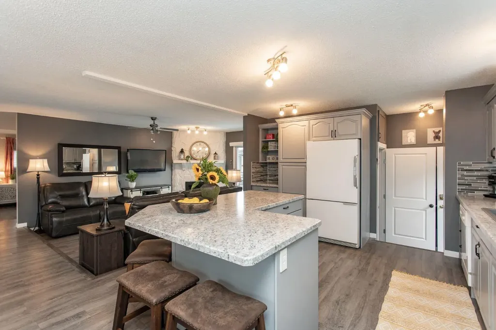 8 Caswell Close Red Deer AB T4P 2T6