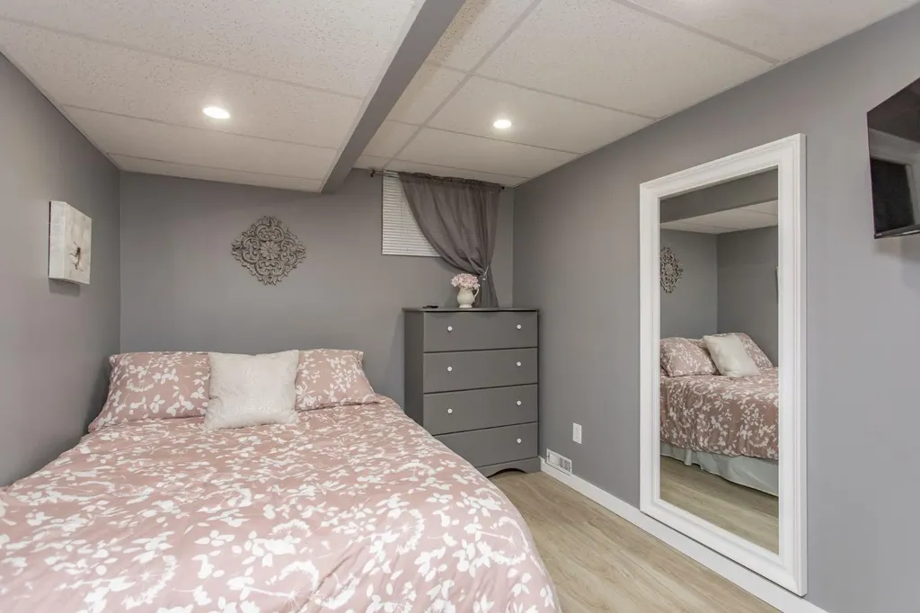 8 Caswell Close Red Deer AB T4P 2T6