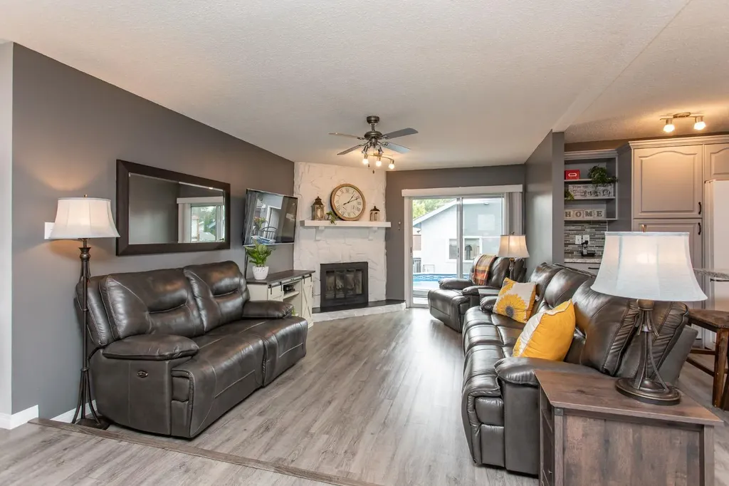 8 Caswell Close Red Deer AB T4P 2T6