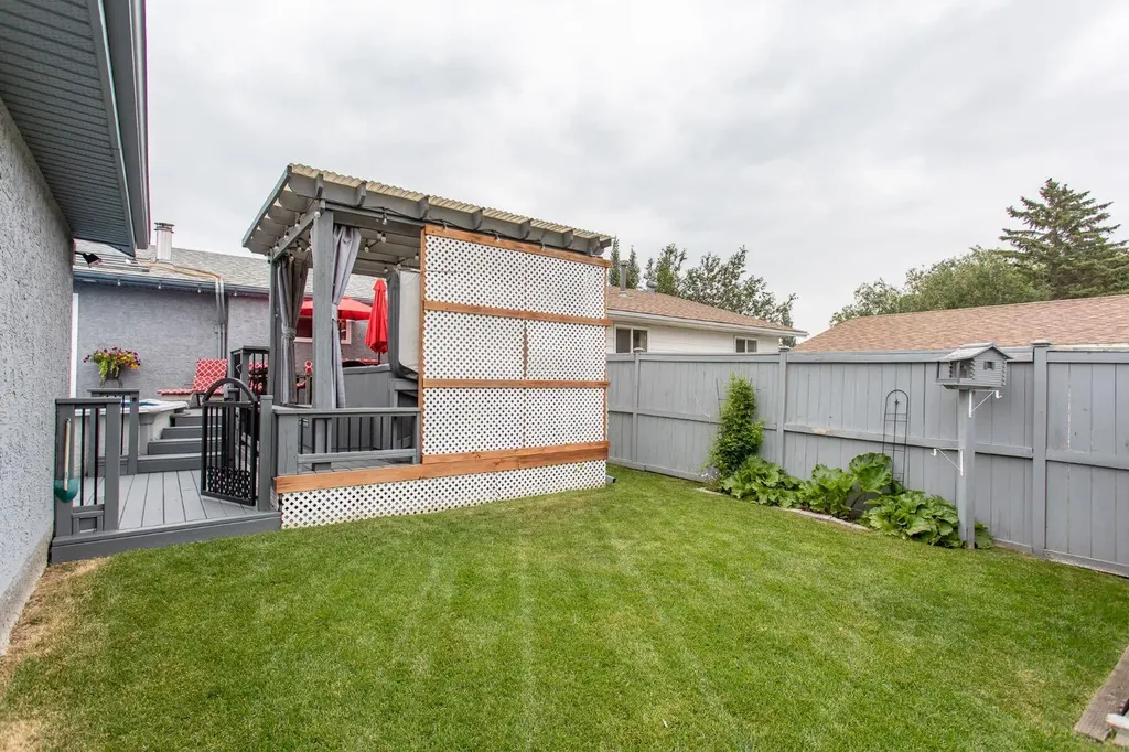 8 Caswell Close Red Deer AB T4P 2T6
