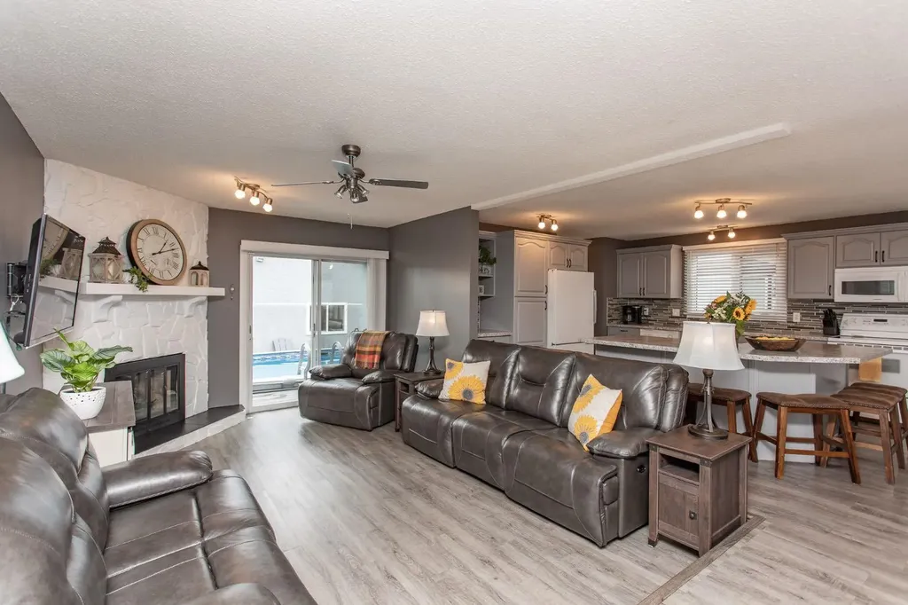 8 Caswell Close Red Deer AB T4P 2T6