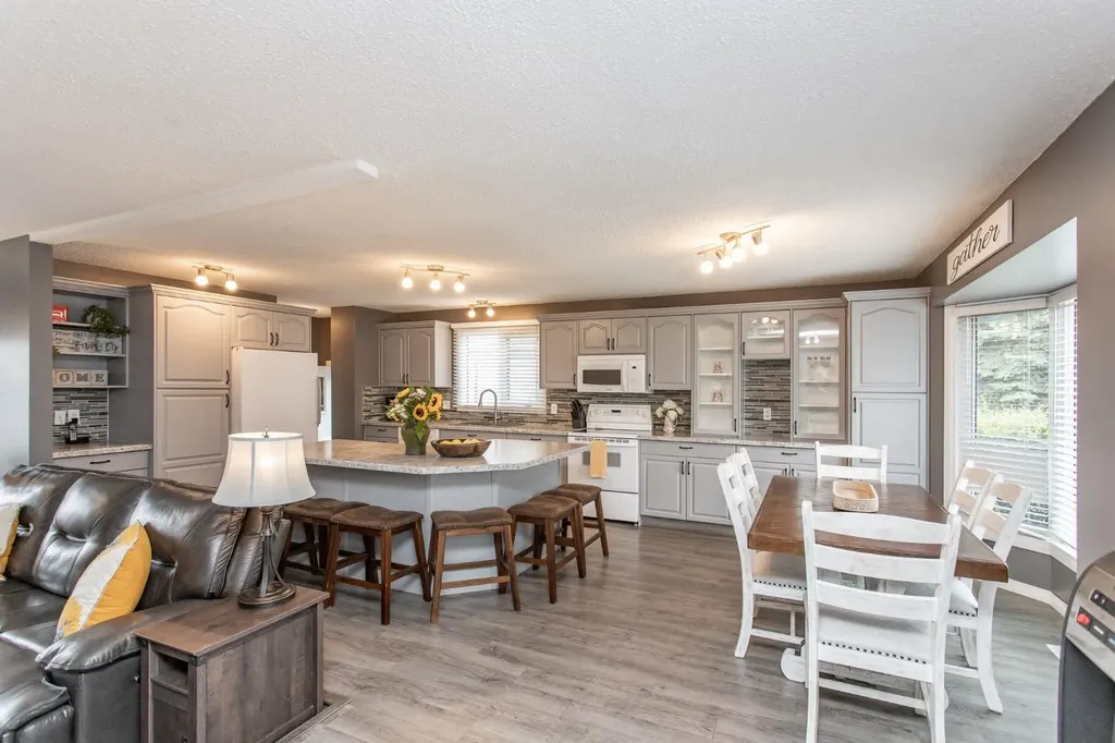 8 Caswell Close Red Deer AB T4P 2T6