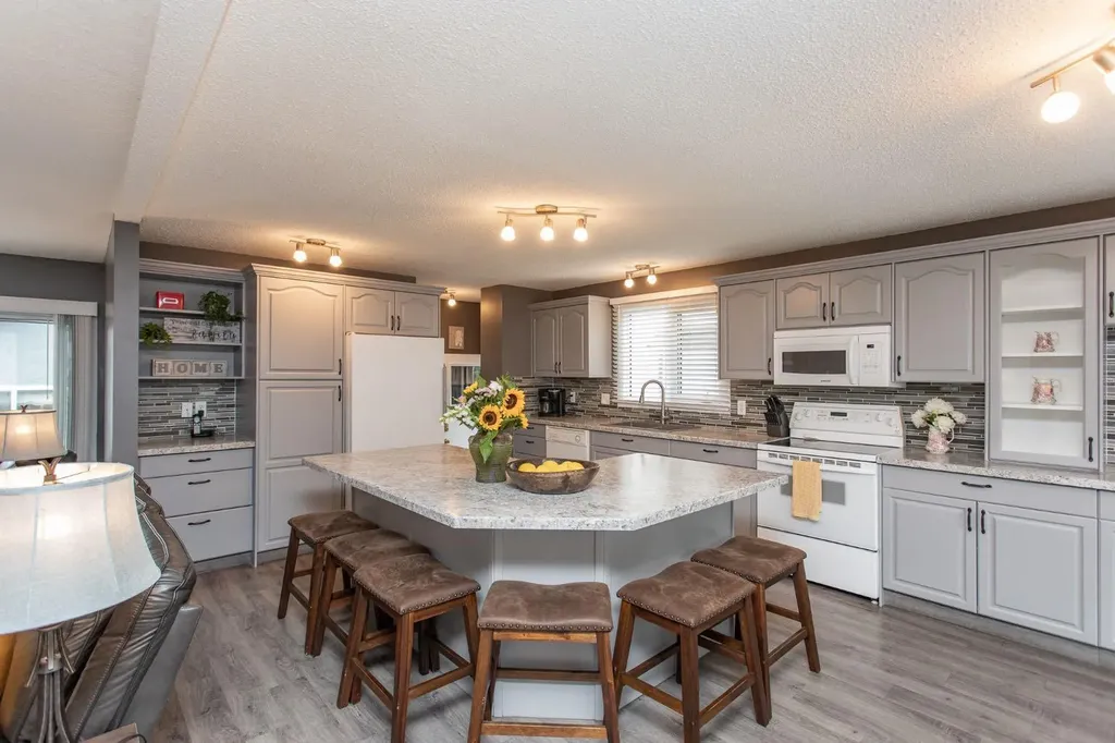 8 Caswell Close Red Deer AB T4P 2T6