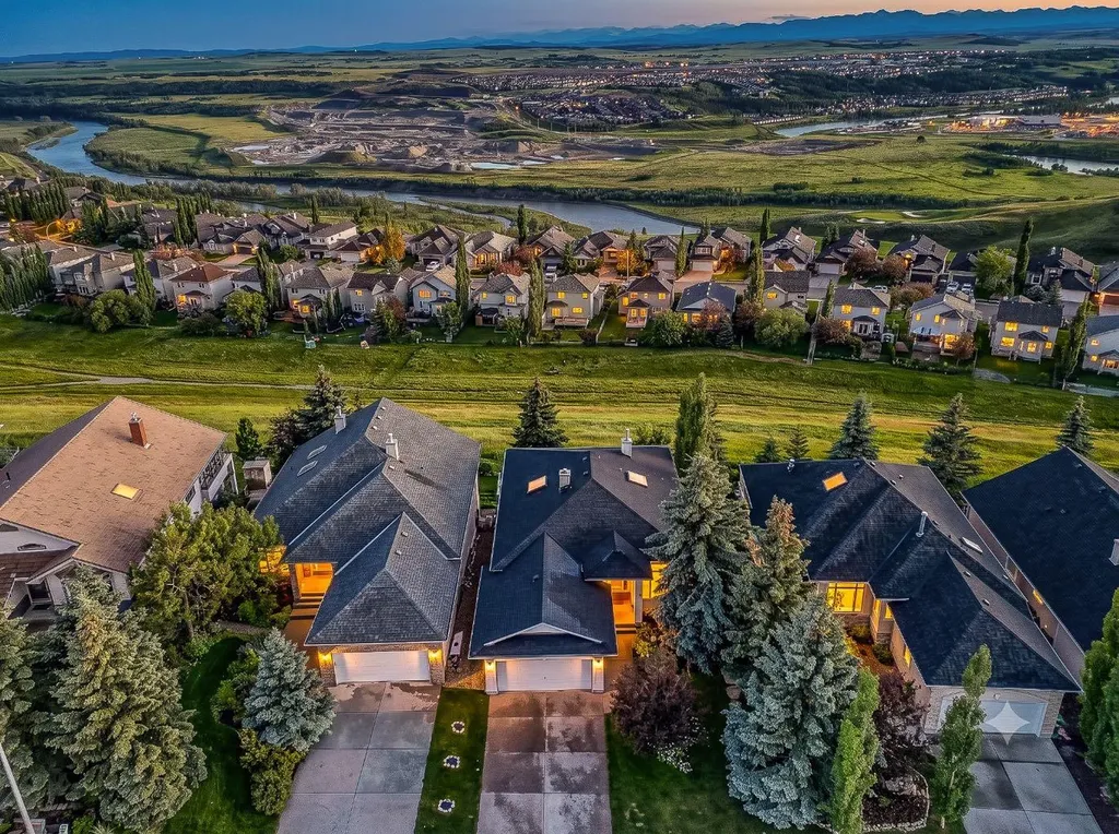 19 Gleneagles View Cochrane AB T4C 1N9