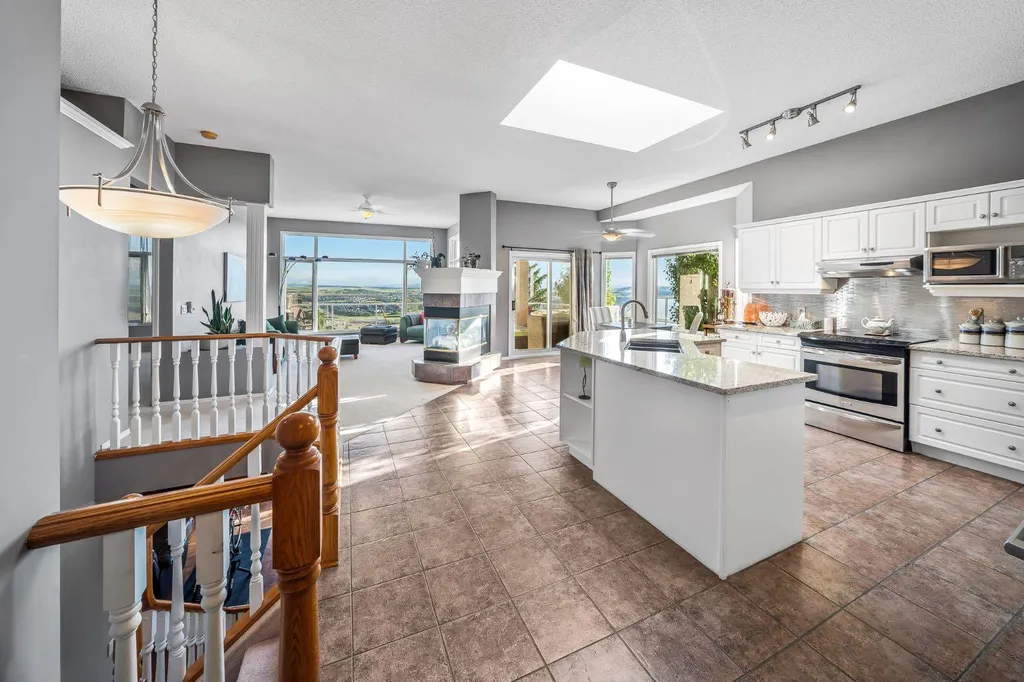 19 Gleneagles View Cochrane AB T4C 1N9