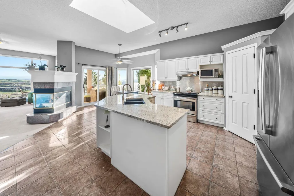 19 Gleneagles View Cochrane AB T4C 1N9