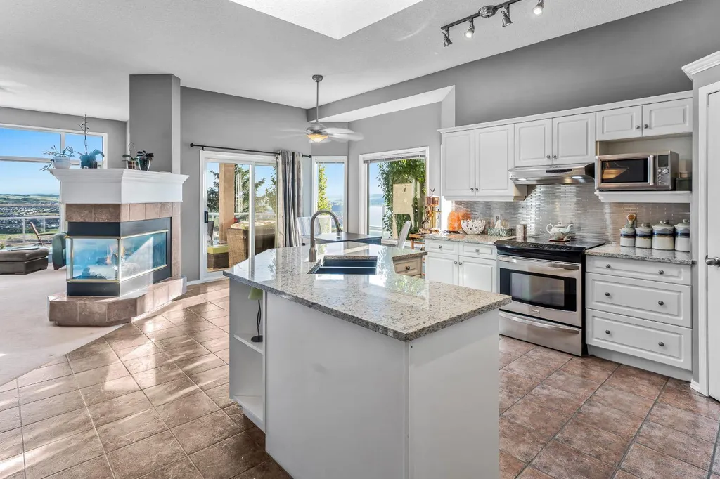 19 Gleneagles View Cochrane AB T4C 1N9