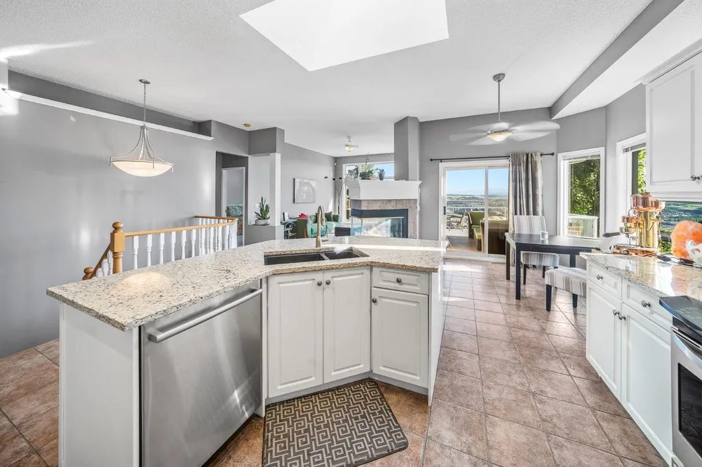 19 Gleneagles View Cochrane AB T4C 1N9