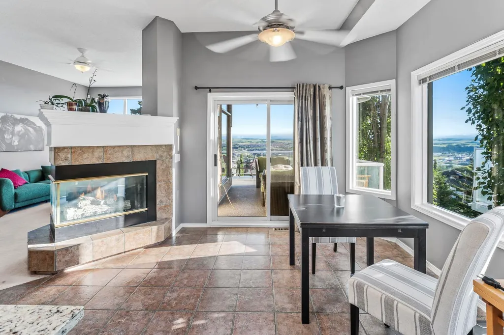 19 Gleneagles View Cochrane AB T4C 1N9