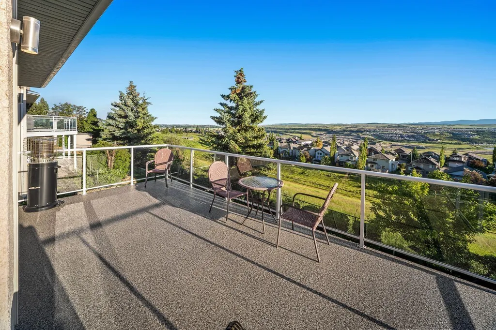 19 Gleneagles View Cochrane AB T4C 1N9