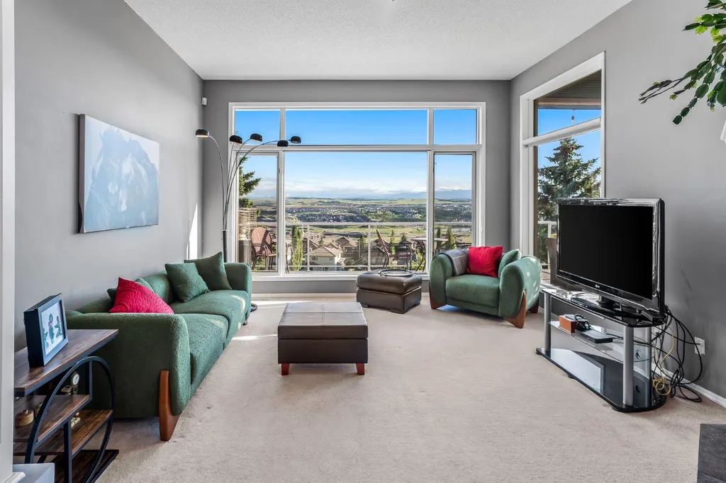 19 Gleneagles View Cochrane AB T4C 1N9
