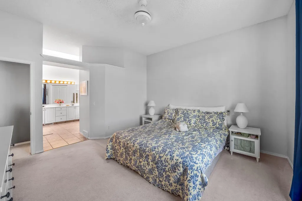 19 Gleneagles View Cochrane AB T4C 1N9